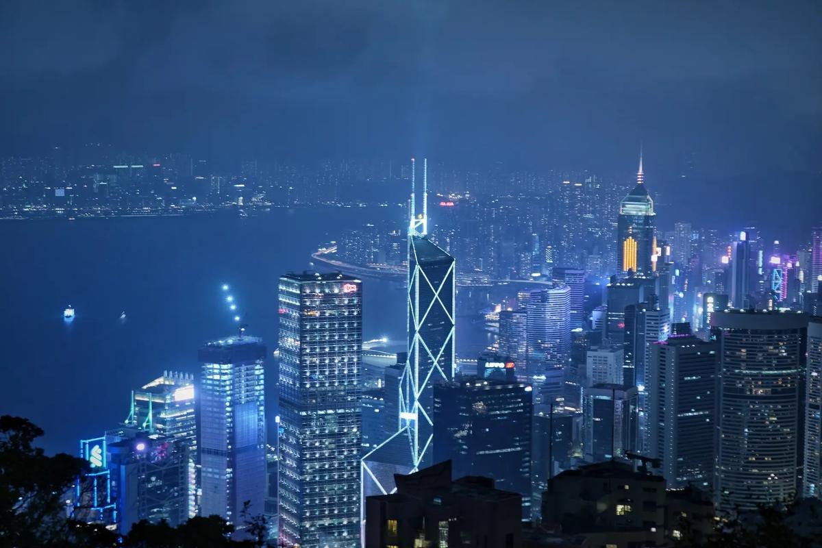 2025年香港公司开户新趋势：合规升级、数字化加速与行业